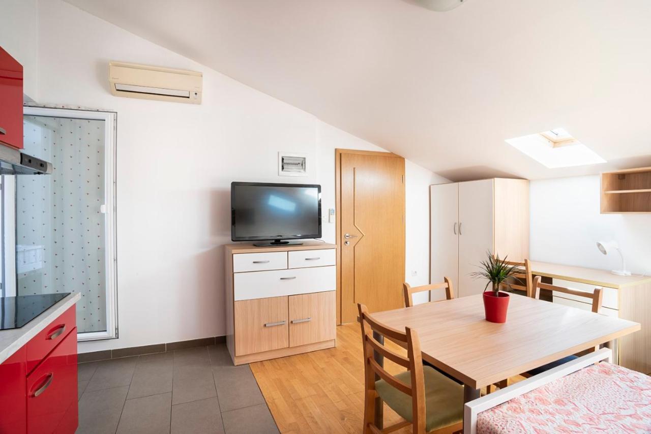 Apartments Medved In The Historic Center Capodistria Esterno foto