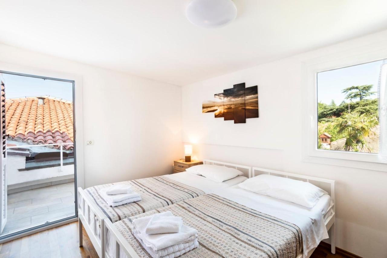 Apartments Medved In The Historic Center Capodistria Esterno foto