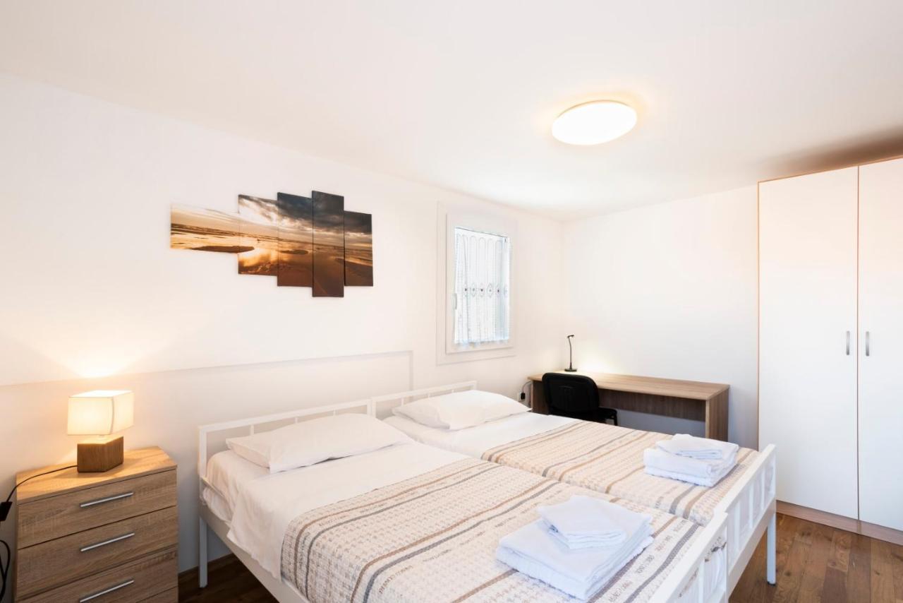 Apartments Medved In The Historic Center Capodistria Esterno foto