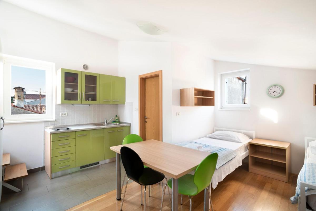 Apartments Medved In The Historic Center Capodistria Esterno foto